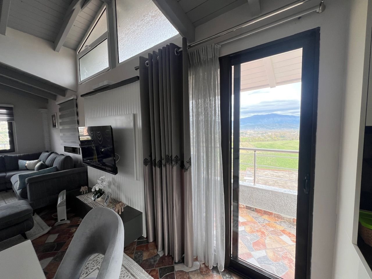 Luxusní vila 200 m² s výhledem a parkováním pro 3 vozy