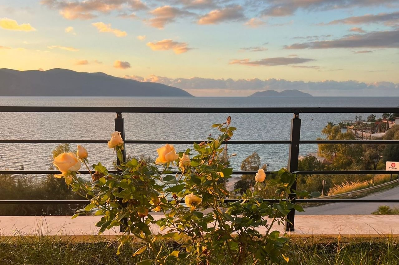 Dva luxusní apartmány přímo u pláže na prodej – Radhimë, Vlora, Albánská riviéra